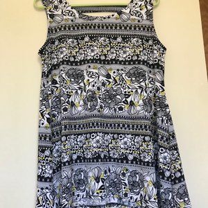 Sleeveless tunic top